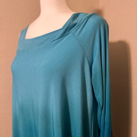 Clara Sun Woo Blue Dip Dye Cold Shoulder Tunic Slinky Wrinkle Free Size XL - Picture 6 of 6